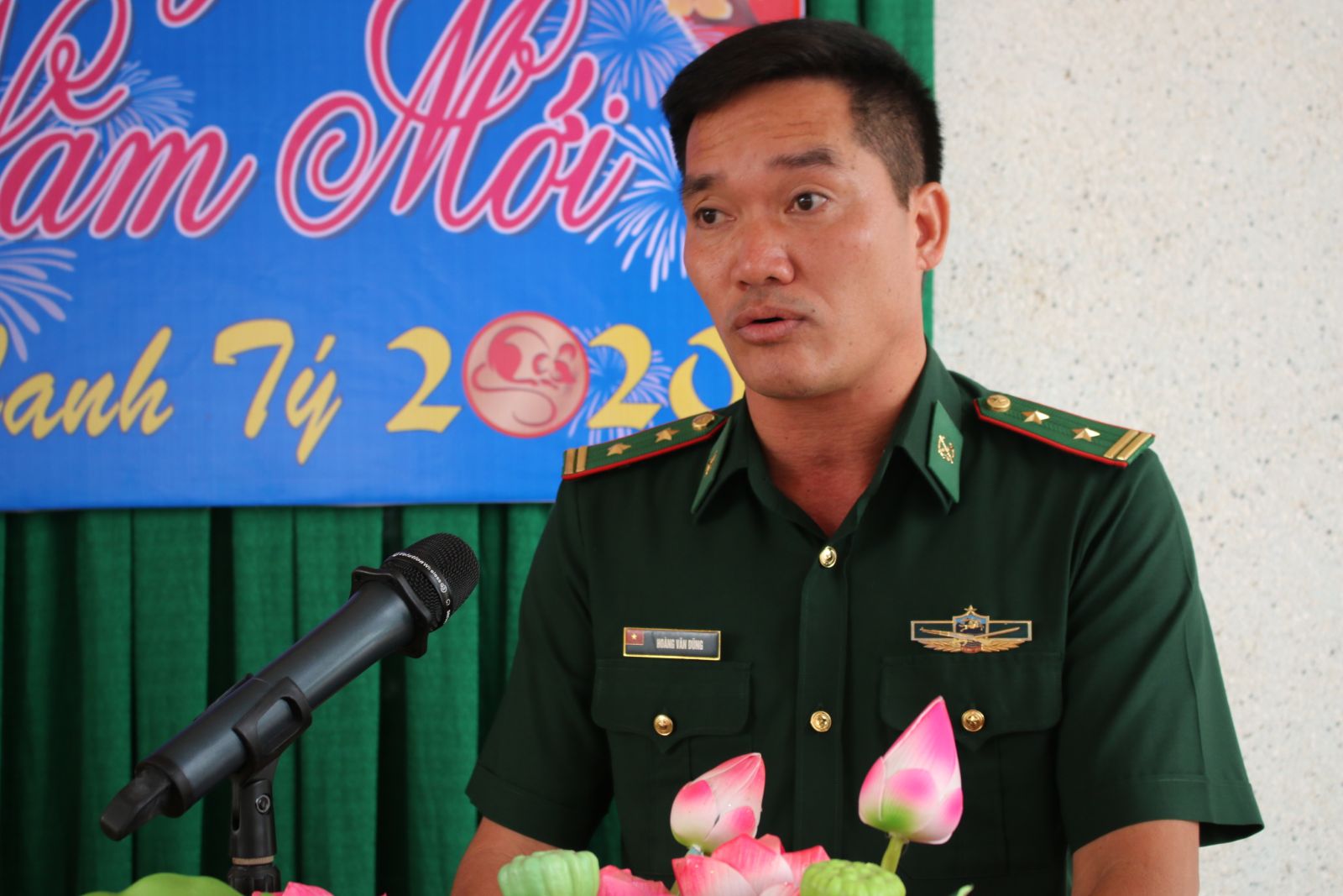 Secretary of Provincial Party Committee - Pham Van Ranh visits and wishes border guard mission happy Tet On behalf of the units, Lieutenant Colonel Hoang Van Dung – Member of Politburo Tuyen Binh Border Guard Station informs the results of the mission in 2019