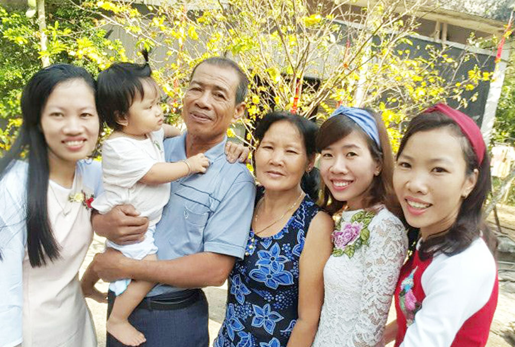 Gia đình em Huỳnh Hoàng Huy đón tết 