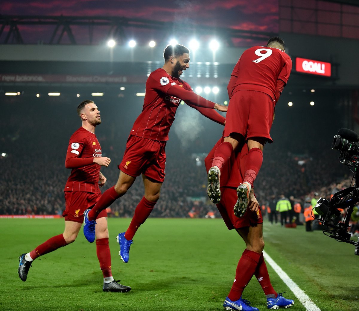 Liverpool không có đối thủ tại Ngoại hạng Anh mùa này