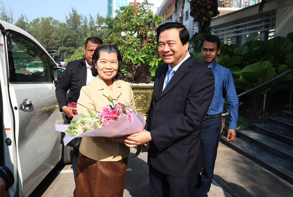 Phó Thủ tướng Vương Quốc Campuchia chúc Tết Đảng bộ, chính quyền và nhân dân Long An