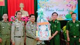 Ty Công an, Tiểu khu Quân sự tỉnh Svay Rieng và Hiến binh tỉnh Prey Veng thăm, chúc tết BĐBP và Công an Long An