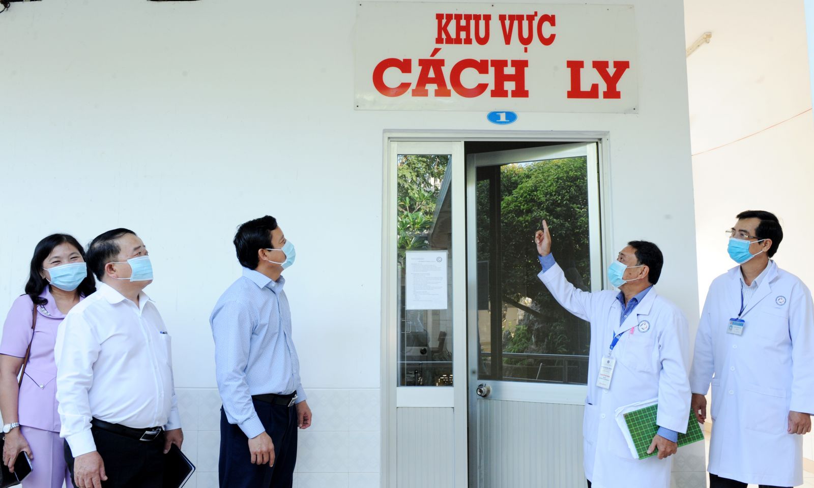 Long An provincial leaders check for response to Coronavirus Isolation area for infected cases (if any)