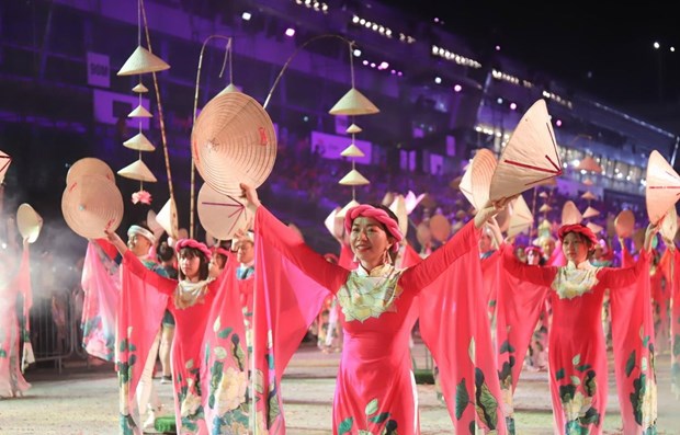 Vietnamese artists perform at the 48th Chingay Parade.(Photo: VNA)