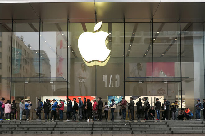 Cửa hàng Apple tại Trung Quốc buộc phải đóng cửa vì lo ngại virus corona. Ảnh: AFP