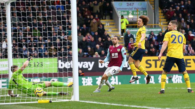 Hòa thất vọng Burnley, Arsenal chìm sâu ở nửa dưới BXH