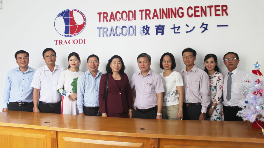 Lãnh đạo Sở Lao động - Thương binh và Xã hội tham quan Công ty Cổ phẩn Xuất khẩu lao động Tracodi
