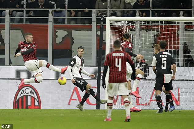 Ronaldo ghi bàn phút bù giờ, Juventus hòa kịch tính AC Milan