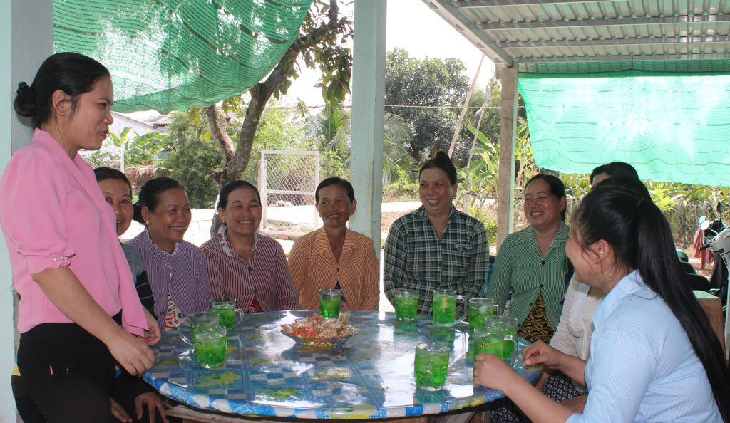 Hội Liên hiệp Phụ nữ Việt Nam xã Thanh Phú Long vận động hội viên tham gia bảo hiểm xã hội tự nguyện