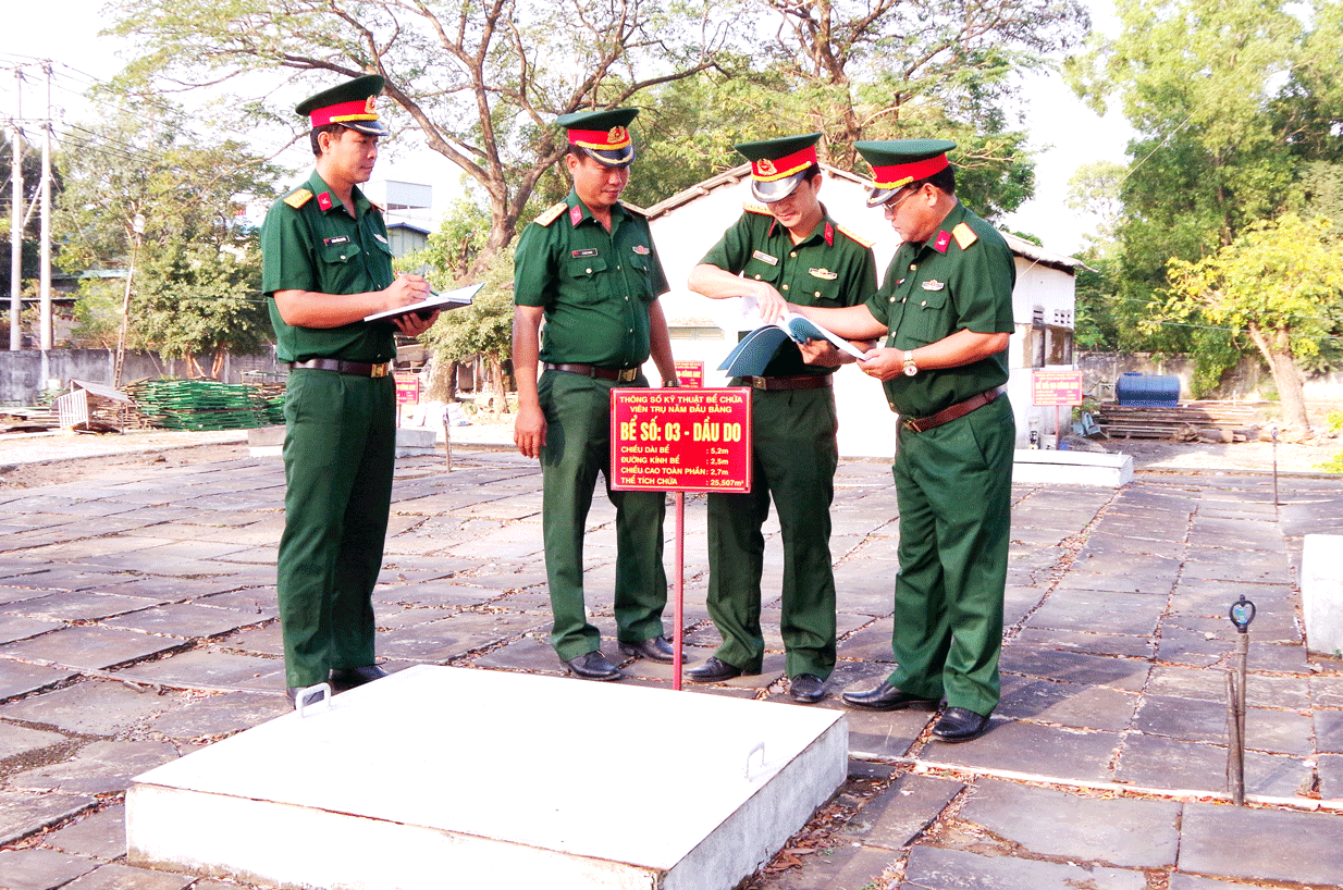 Phòng Hậu cần lực lượng vũ trang tỉnh kiểm tra bảo đảm an toàn kho xăng, dầu