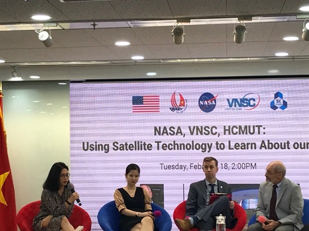 Vietnam, US cooperate in satellite observation A panel discussion with experts on using satellite technology to learn about the world was held at the American Center HCM City (Photo: VNA)