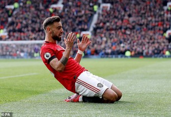 Tân binh 80 triệu euro và VAR giúp Man Utd hạ gục Watford