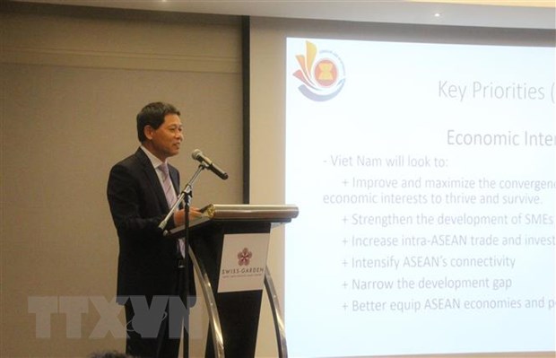 Đại sứ Việt Nam tại Malaysia Lê Quý Quỳnh phát biểu tại buổi thuyết trình. (Ảnh: Mạnh Tuân/TTXVN)