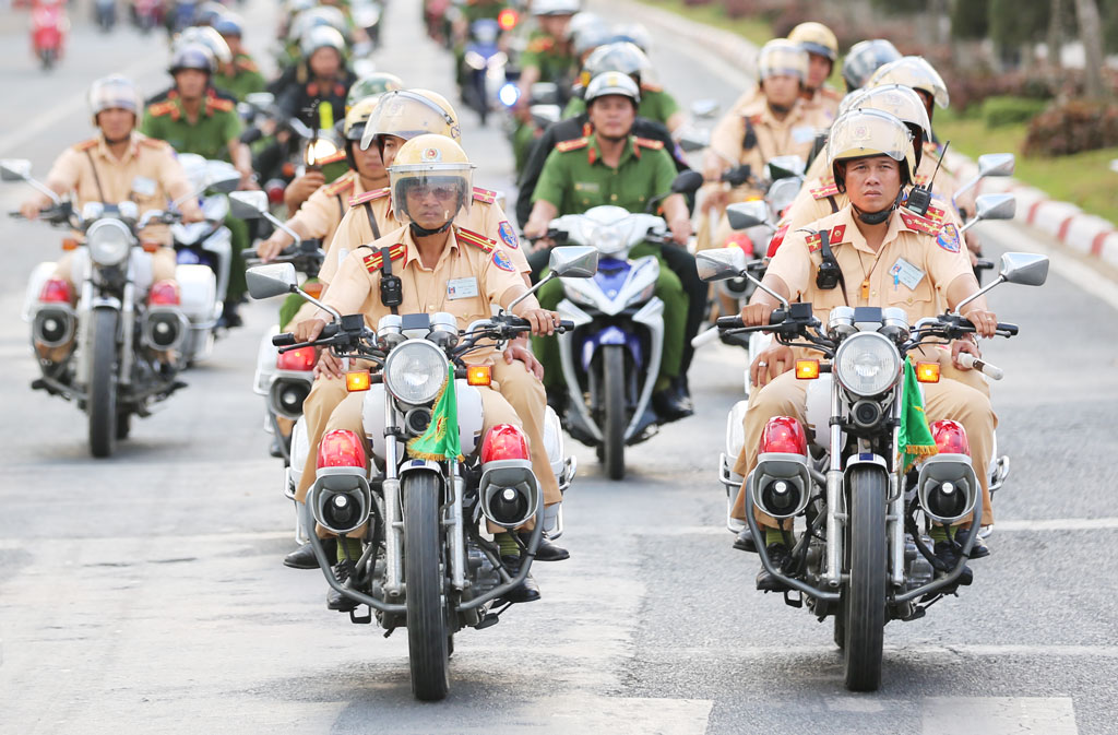 Cảnh sát giao thông ra quân bảo đảm trật tự, an toàn giao thông dịp Tết Nguyên đán Canh Tý 2020
