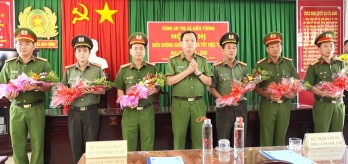 Công an thị xã Kiến Tường biểu dương gương ‘Người tốt, việc tốt’ giai đoạn 2015-2020