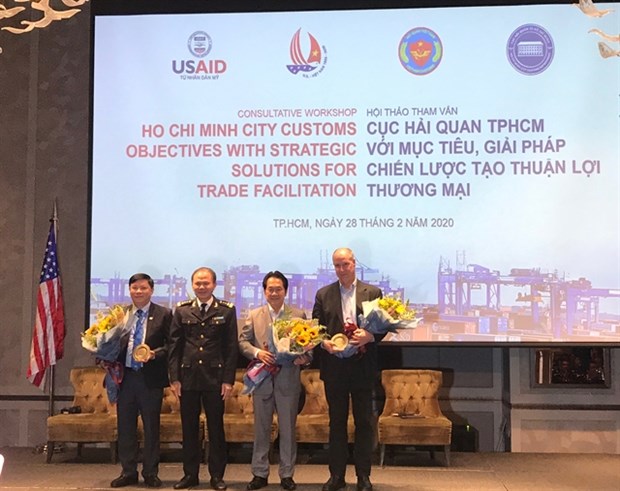 Logistics industry problems persist: conference The logistics industry needs further reform, experts tell a conference in HCM City on February 28 (Photo: VNA)