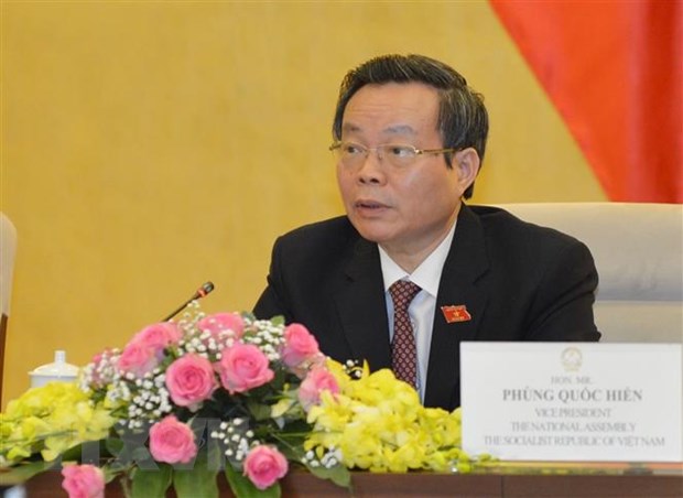 Phó Chủ tịch Quốc hội Phùng Quốc Hiển phát biểu tại buổi tiếp. (Ảnh: Dương Giang/TTXVN)