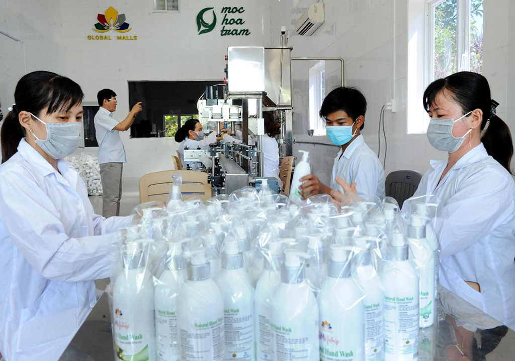 Dung dịch rửa tay sát khuẩn do Công ty Cổ phần Nghiên cứu Bảo tồn và Phát triển dược liệu Đồng Tháp Mười sản xuất