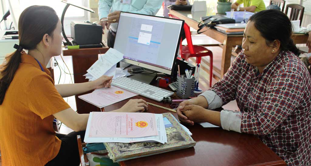 Đẩy mạnh ứng dụng công nghệ thông tin trong công tác cải cách hành chính, xây dựng chính quyền điện tử, góp phần tăng cường tính minh bạch của cơ quan nhà nước