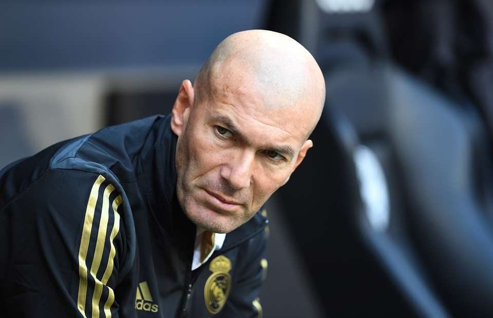 Zidane tiếp tục được lãnh đạo Real Madrid ủng hộ bất kể kết quả mùa này
