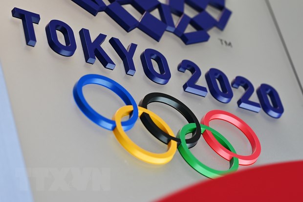 Biểu tượng Olympic Tokyo 2020 tại Tokyo, Nhật Bản. (Ảnh: AFP/TTXVN)