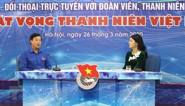 Bí thư thứ nhất Trung ương Đoàn Lê Quốc Phong đối thoại trực tuyến với đoàn viên, thanh niên. (Ảnh: Văn Điệp/TTXVN)