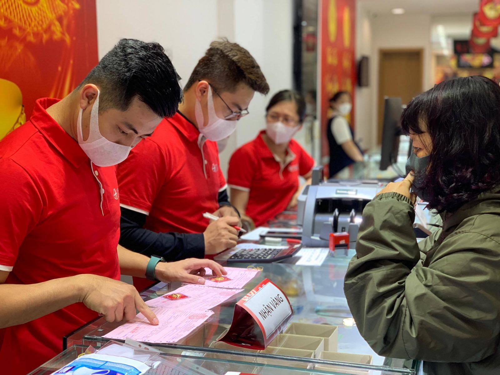 Giá vàng hôm nay 28/3: Cuộc đua bung tiền, vàng chứng tỏ giá trị Giá vàng hôm nay