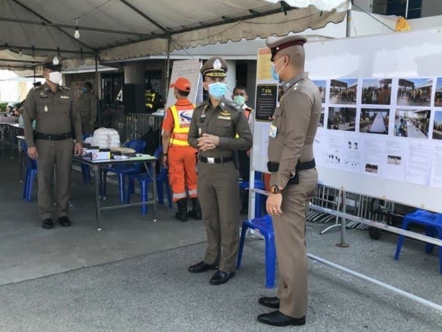 Security forces in Thailand stay at a checkpoint (Photo:  Pattaya Mail)