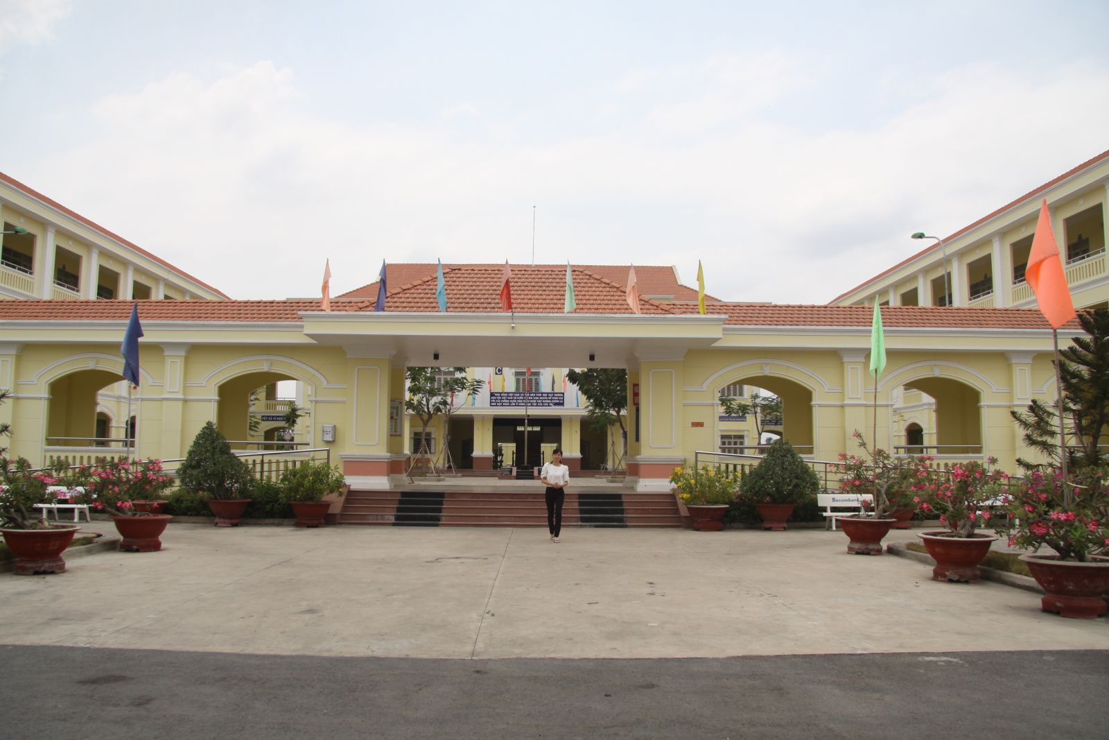 Trường Tiểu học Thị trấn Thủ Thừa mang phong cách vừa cổ kính, vừa hiện đại