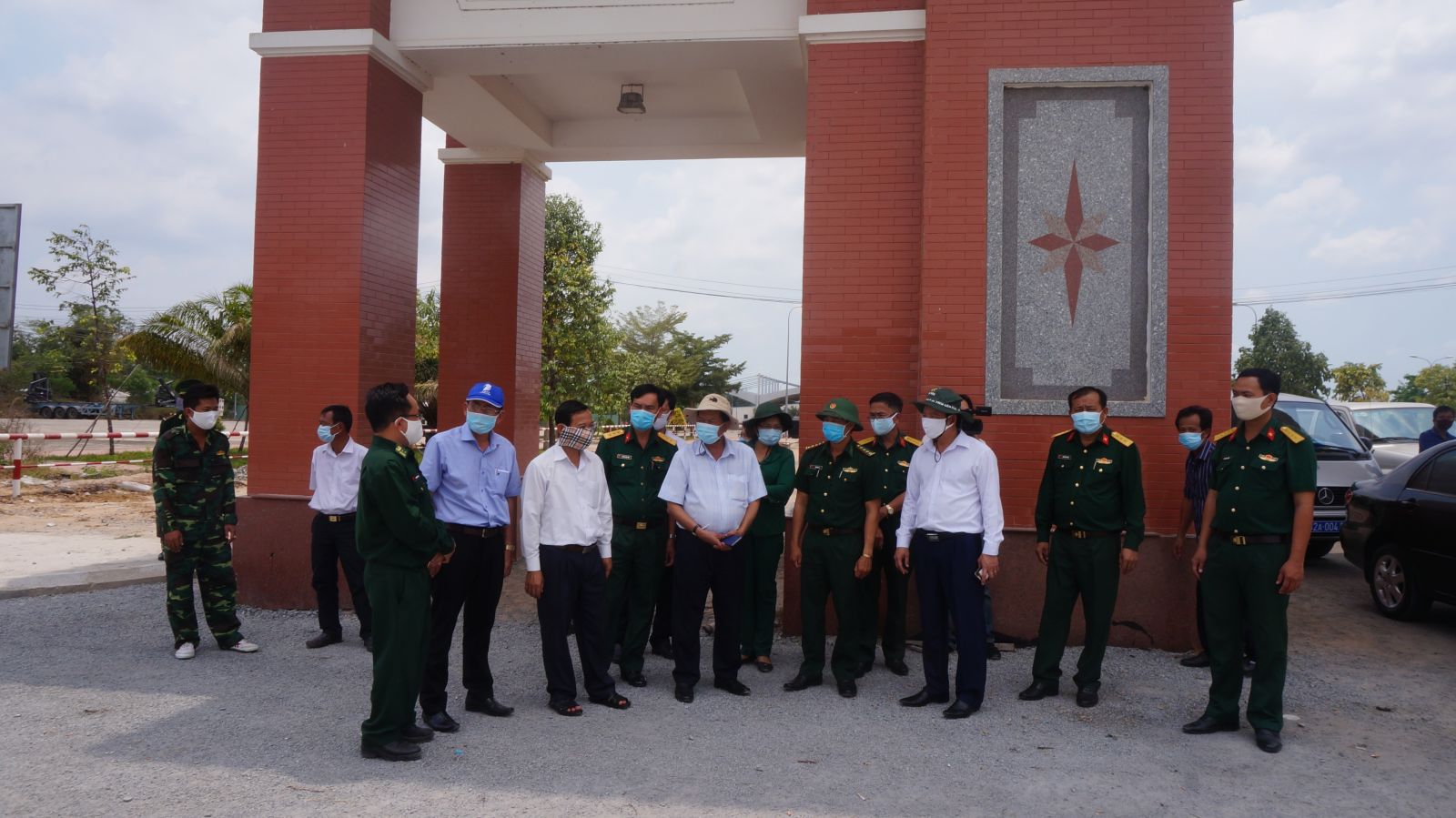 Vừa chống dịch, vừa chống buôn lậu hiệu quả Ngành chức năng của tỉnh kiểm tra công tác phòng, chống dịch, ngăn chặn buôn lậu, xâm nhập trái phép tại Cửa khẩu Quốc tế Bình Hiệp
