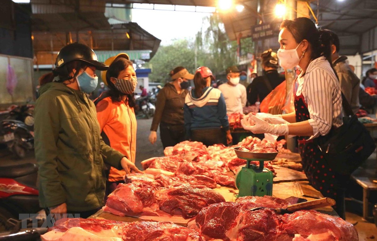 Giá thịt lợn hơi ở nhiều địa phương đột ngột tăng mạnh trở lại