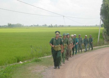 Dân phòng xung kích bảo vệ an ninh, trật tự biên giới