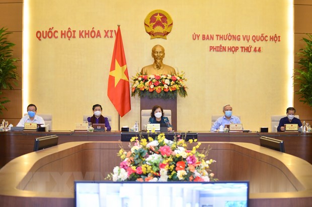 Chủ tịch Quốc hội Nguyễn Thị Kim Ngân và các Phó Chủ tịch điều hành phiên họp. (Ảnh: Văn Điệp/TTXVN)