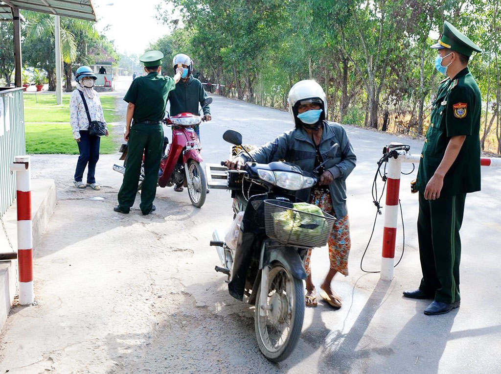 “Chiến sĩ” tuần tra, canh gác, kiểm soát chặt chẽ trên tuyến biên giới nhằm ngăn chặn dịch bệnh xâm nhập vào Việt Nam