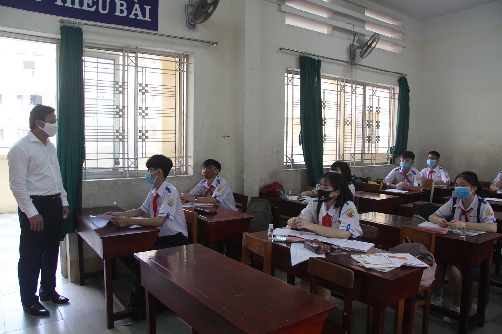 Long An: Hơn 32.800 học sinh lớp 9 và 12 đi học trở lại