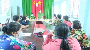 13 đối tượng tham gia đánh bạc