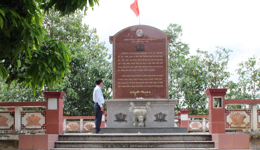 Thạnh Phước: Anh hùng thời chiến, nông thôn mới thời bình Bia ghi dấu chiến thắng 3 trận đánh Thạnh Phước mùa khô năm 1965-1966