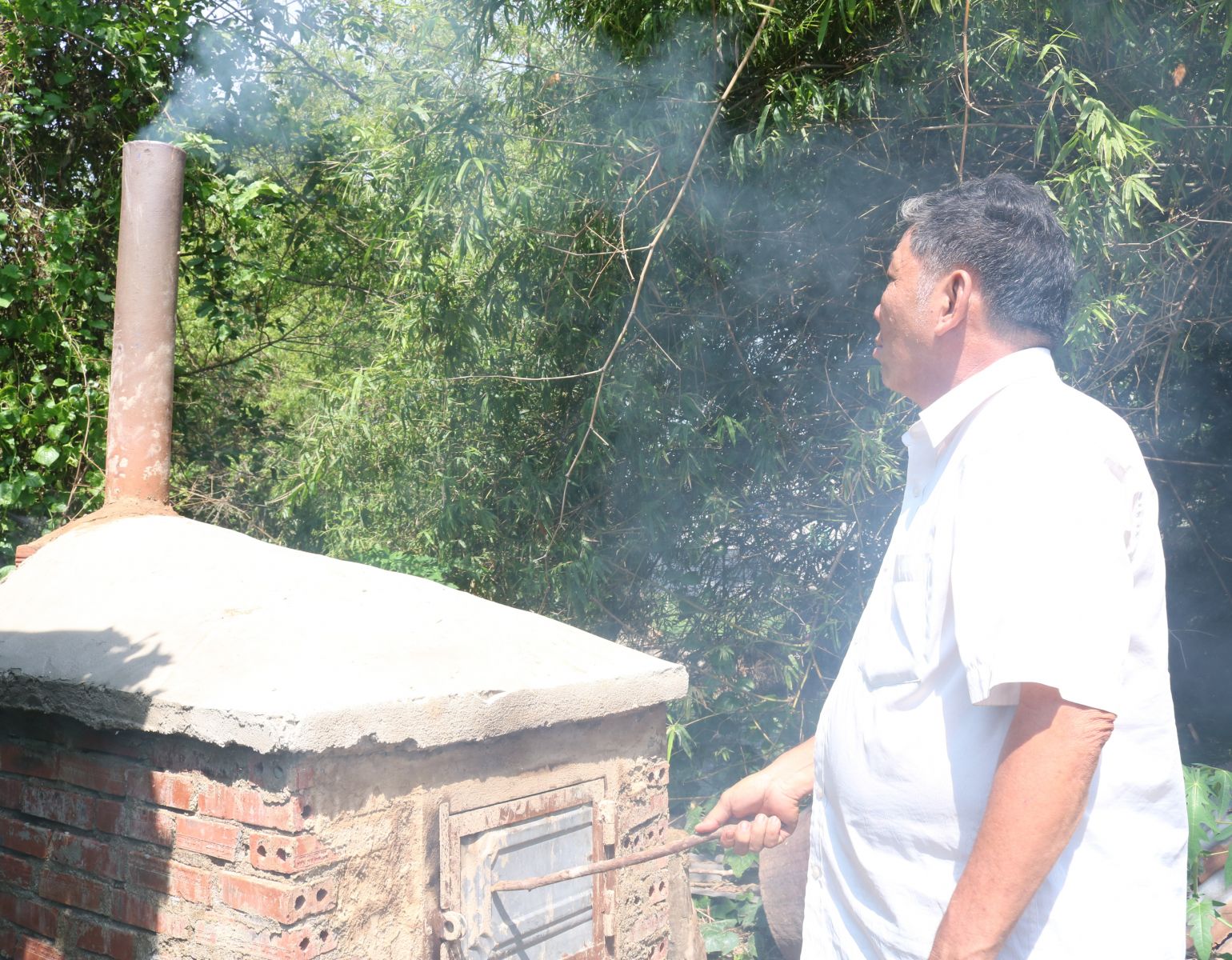 Lò đốt rác tại huyện Cần Giuộc hạn chế rác thải