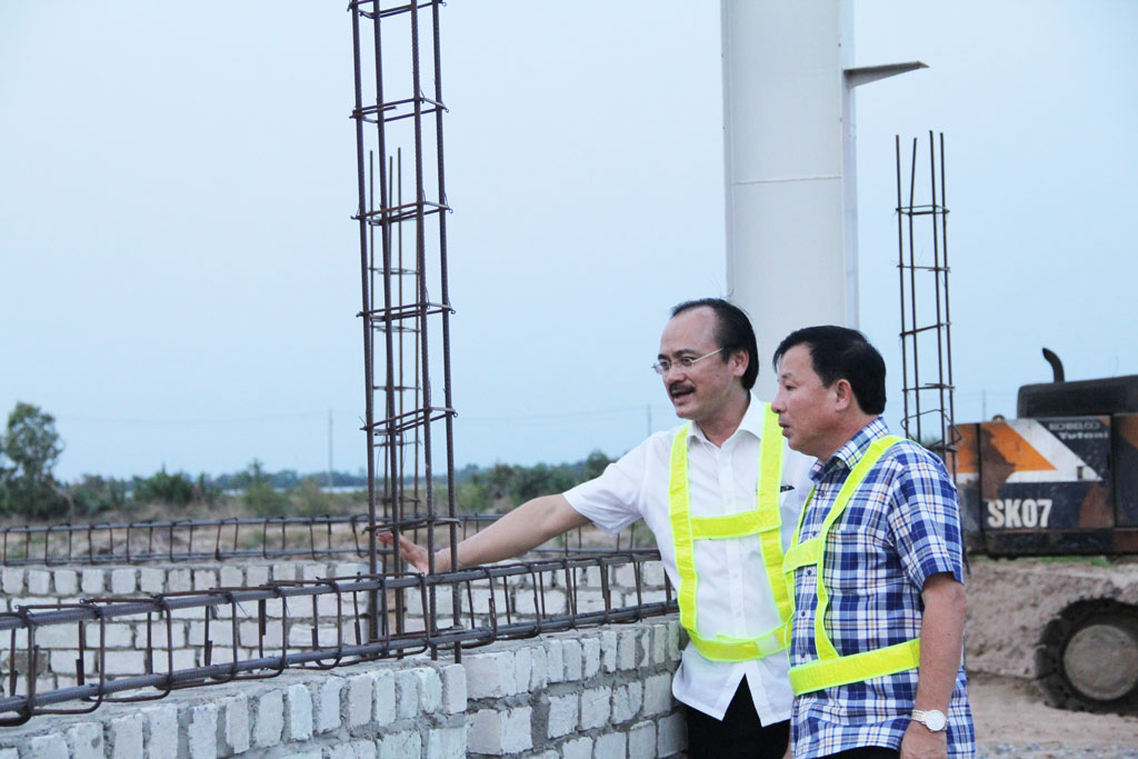 Provincial leaders survey investment progress of Long An International Port