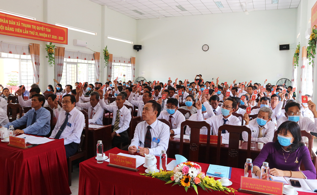 Không để vì cơ cấu mà hạ thấp tiêu chuẩn cán bộ