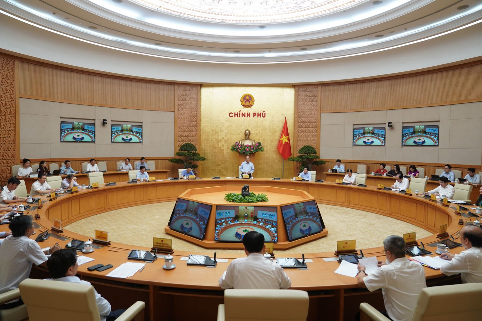Thủ tướng: Vùng KTTĐ phải đi đầu phục hồi phát triển kinh tế sau dịch