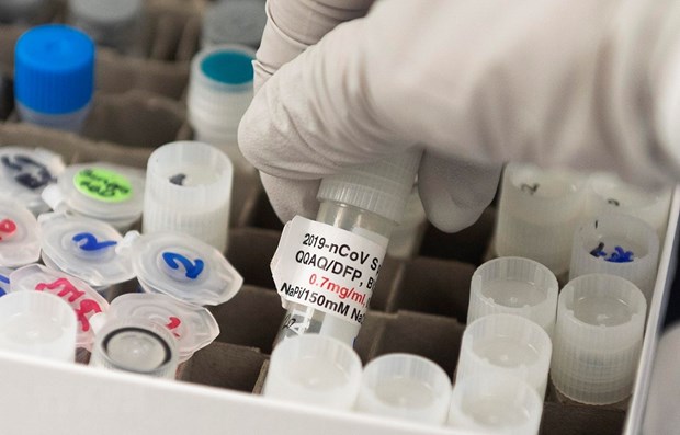 Vắcxin được nghiên cứu tại phòng thí nghiệm. (Ảnh: AFP/TTXVN)