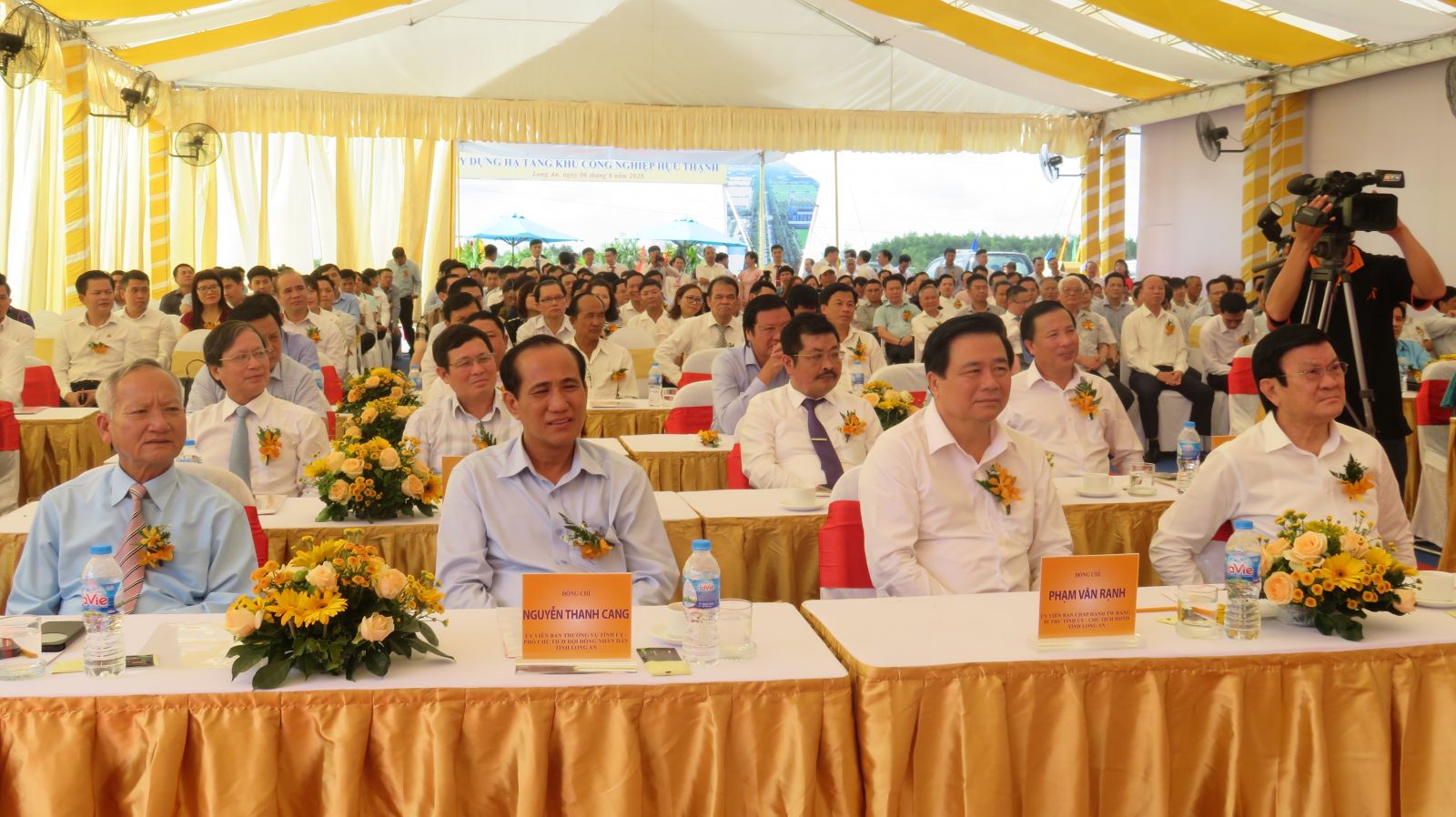 Long An: Groundbreaking for constructing infrastructure of Huu Thanh Industrial Park Delegates attended the groundbreaking ceremony