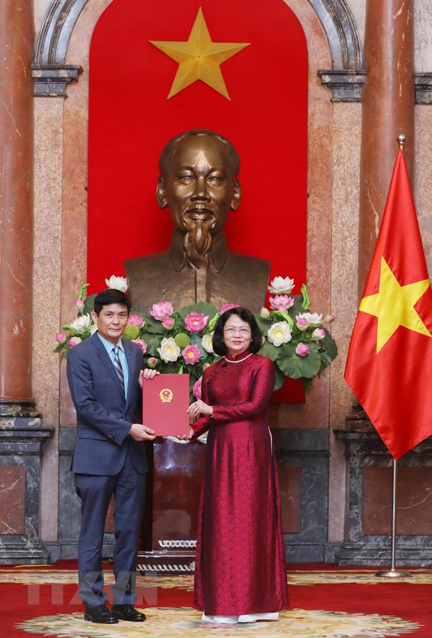 Phó Chủ tịch nước trao quyết định bổ nhiệm 12 đại sứ nhiệm kỳ 2020-23