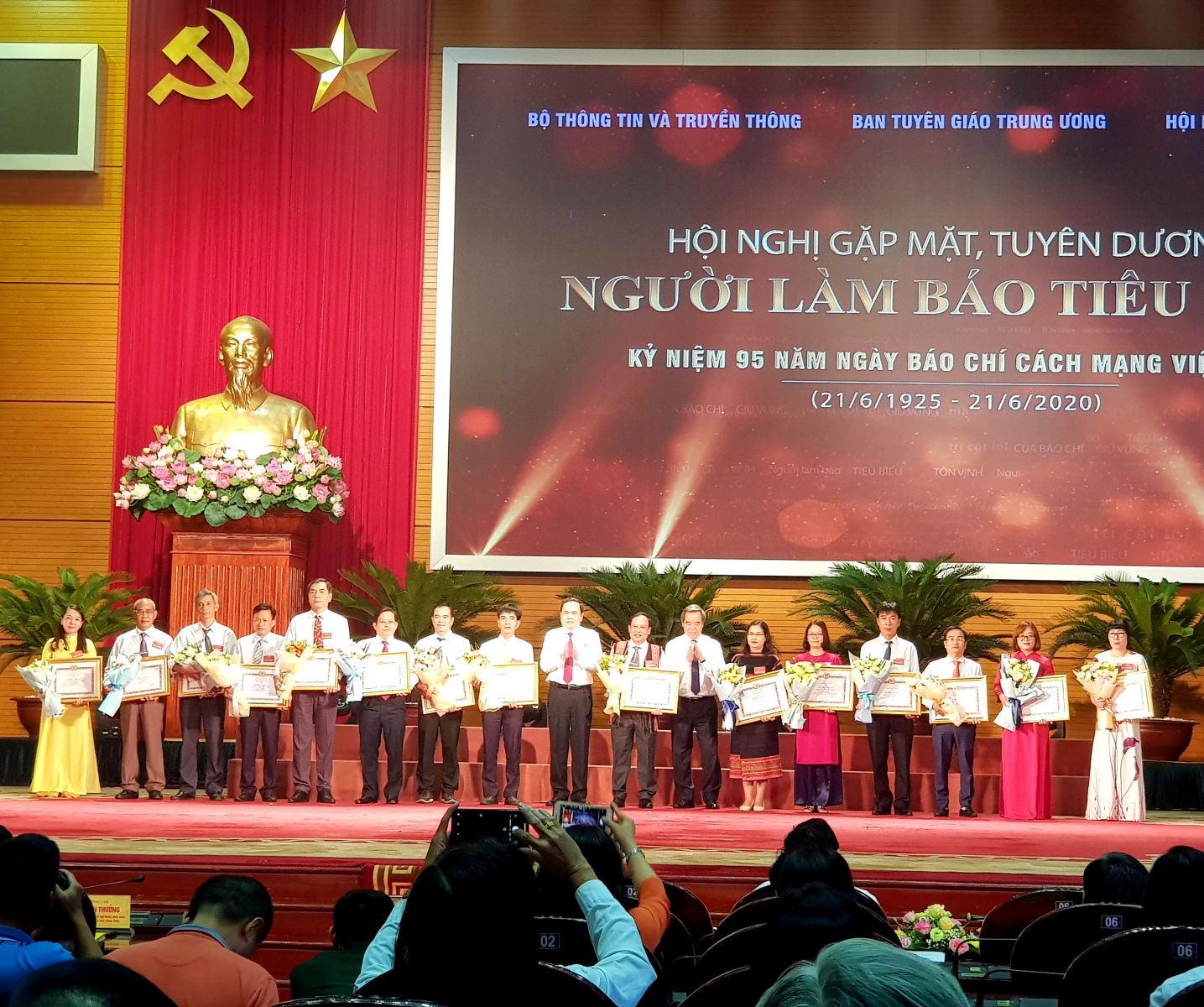 The typical journalists are commended