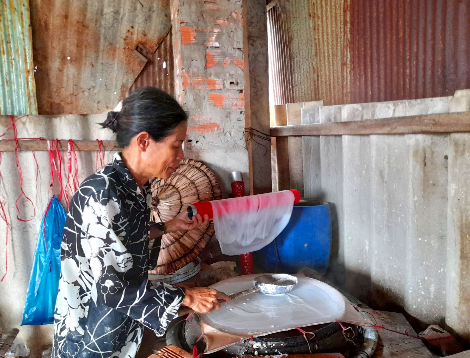 Nhon Hoa rice paper cake is quite diverse with all kinds meeting the customers’ requirements