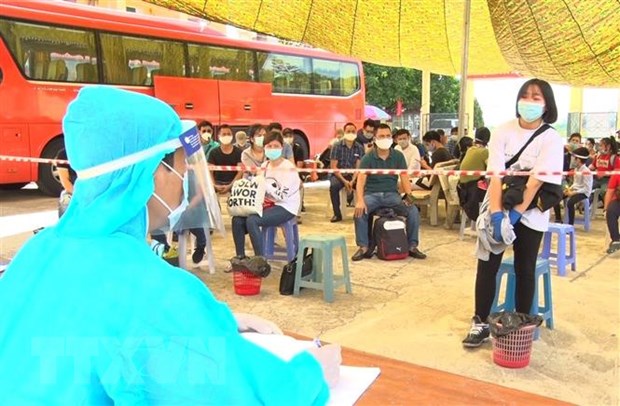 Việt Nam không thêm ca mắc mới, BN 91 sẽ sớm được ra viện và về nước Công dân thực hiện khai báo y tế. (Ảnh: Đinh Tuấn/TTXVN)