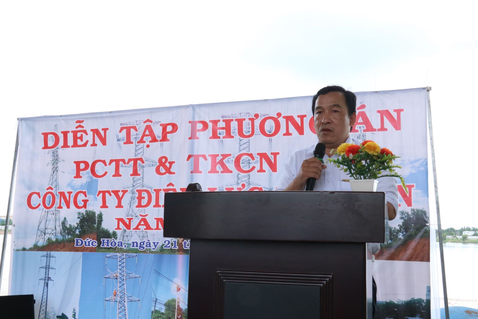 Công ty Điện lực Long An diễn tập phòng, chống thiên tai và tìm kiếm cứu nạn