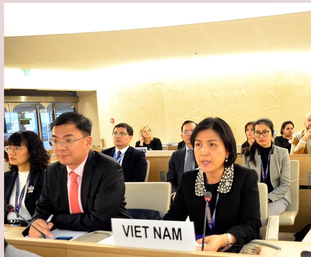 UN council adopts documents promoting human rights The Vietnamese delegation actively participates in building the content of the documents. (Photo: VNA)