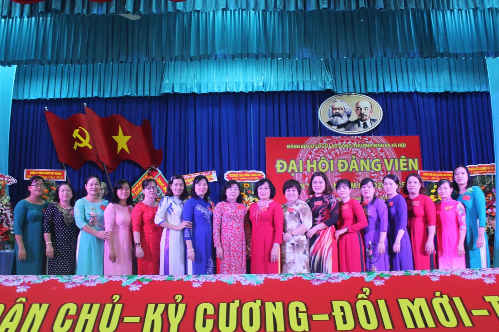 Công tác cán bộ nữ ngày càng được cấp ủy Đảng, chính quyền quan tâm (Ảnh: Nguyễn Dung)