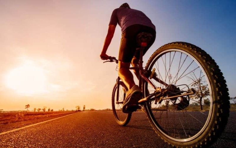 Cải thiện khả năng thăng bằng: Đạp xe thường xuyên sẽ giúp cải thiện khả năng giữa thăng bằng của cơ thể, tư thế ngồi đúng